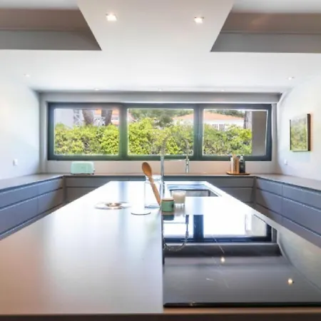 Villa Marinha Exquisite 6 Bedr Estoril